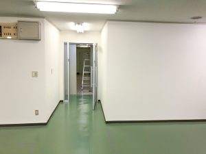 床ブラインドパーテーション施工前