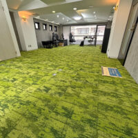 原状回復を見据えた両面テープ施工｜おしゃれなオフィス空間へ